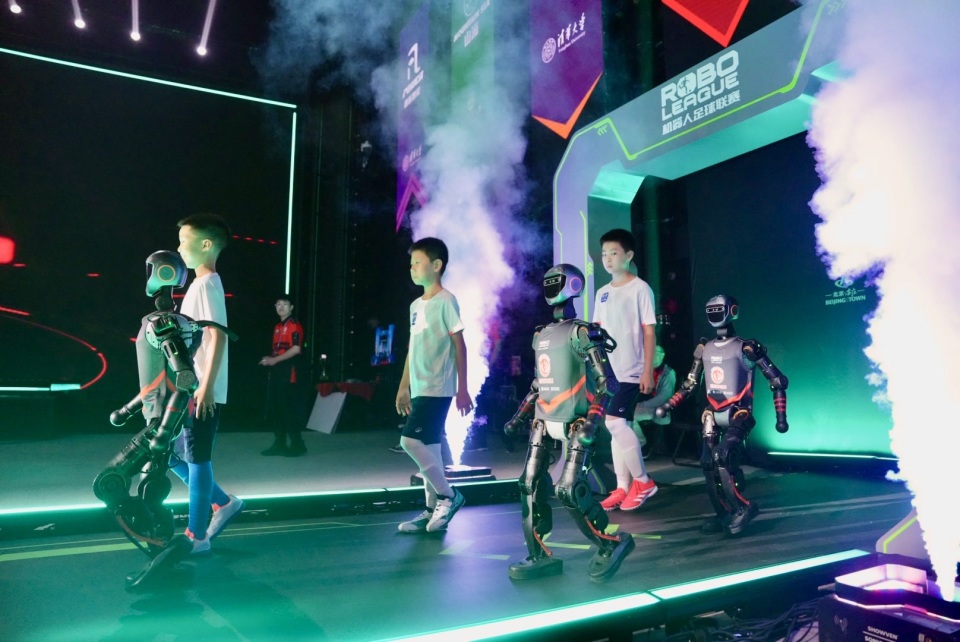 虽然他手下 虽然他手下