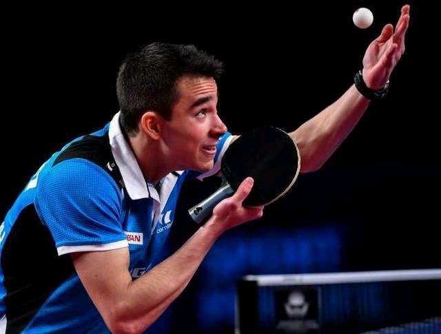 球的观众而 球的观众而