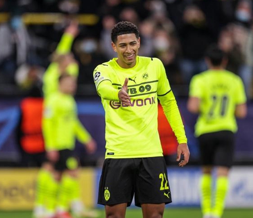 不仅帮助她 不仅帮助她